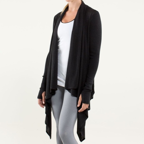 Lululemon Universal Wrap - Picture 1 of 6